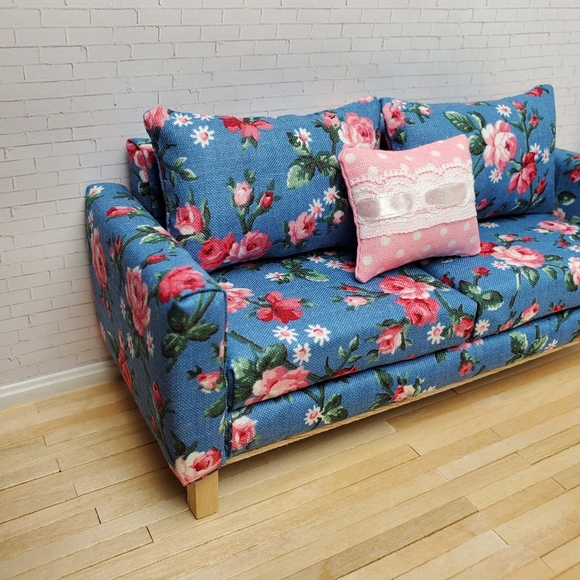 Miniature Dollhouse Floral Blue Sofa 1:12 Scale - Picture 2 of 6